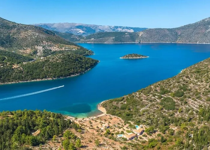 Loutsa Waterside Villa