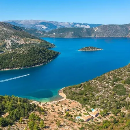 Loutsa Waterside Villa